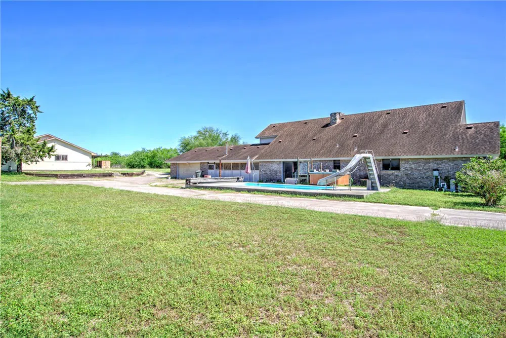 5490 County Road 73 Robstown, TX 78380