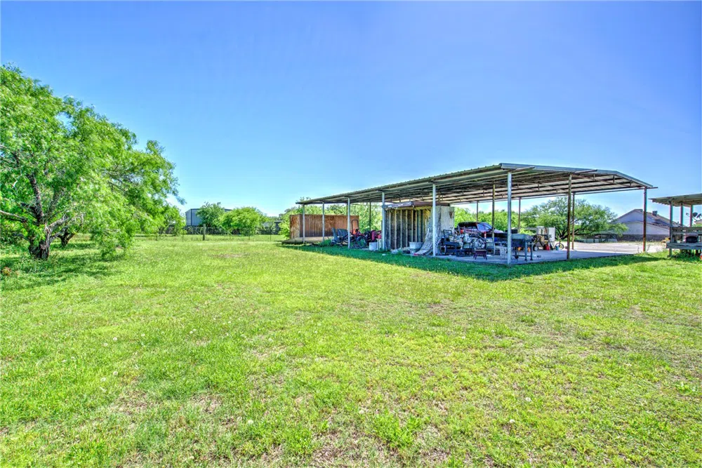 5490 County Road 73 Robstown, TX 78380