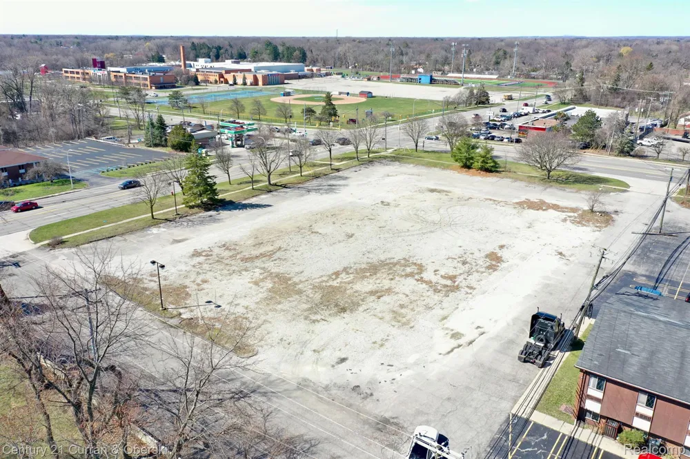 25160 LAHSER ROAD Southfield City, MI 48033