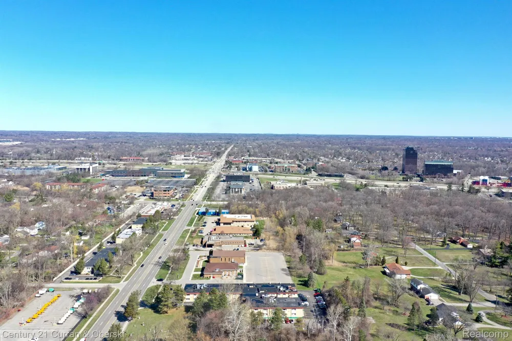 25160 LAHSER ROAD Southfield City, MI 48033