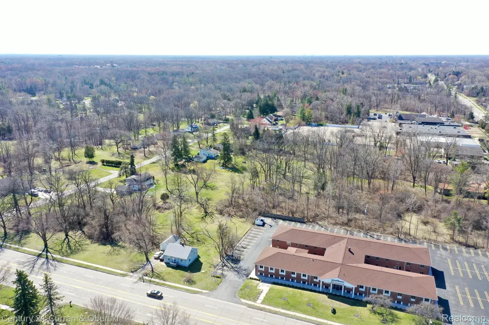 25160 LAHSER ROAD Southfield City, MI 48033