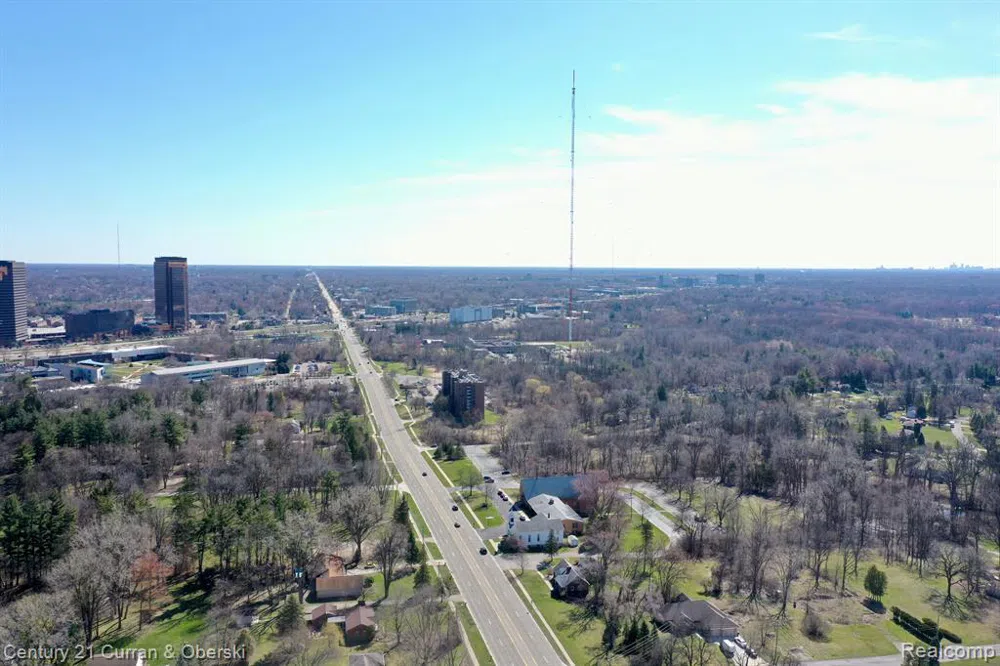 25160 LAHSER ROAD Southfield City, MI 48033