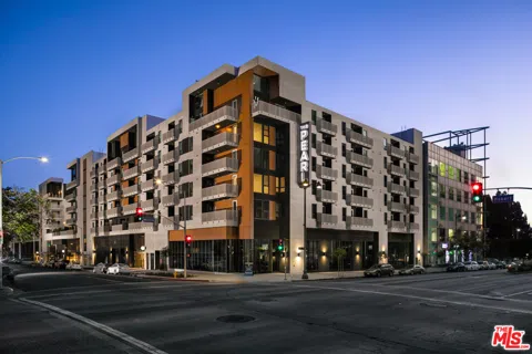 687 S Hobart Boulevard #413