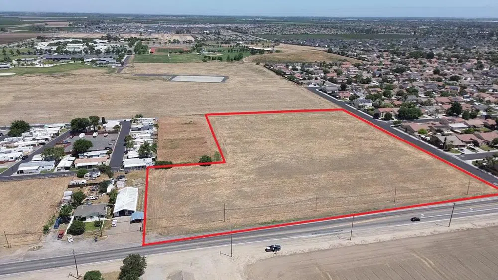 W Lacey Hanford, CA 93230