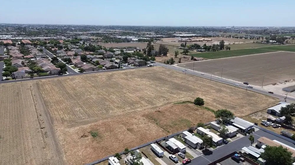 W Lacey Hanford, CA 93230