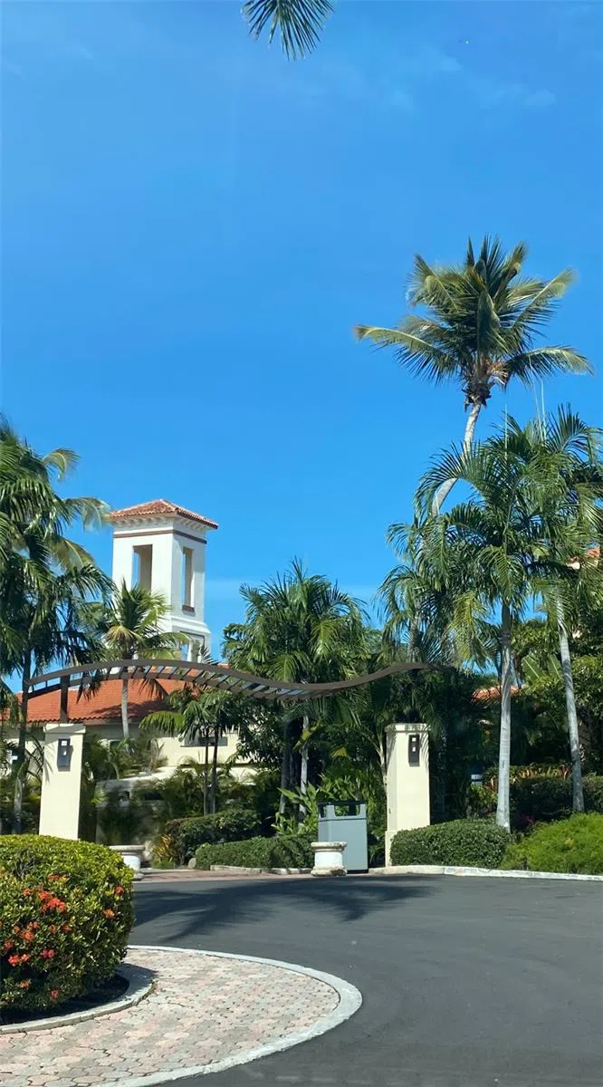 LAS CASITAS VILLAGE 1 1 AVE CONQUISTADOR #5393 Fajardo, PR 00738
