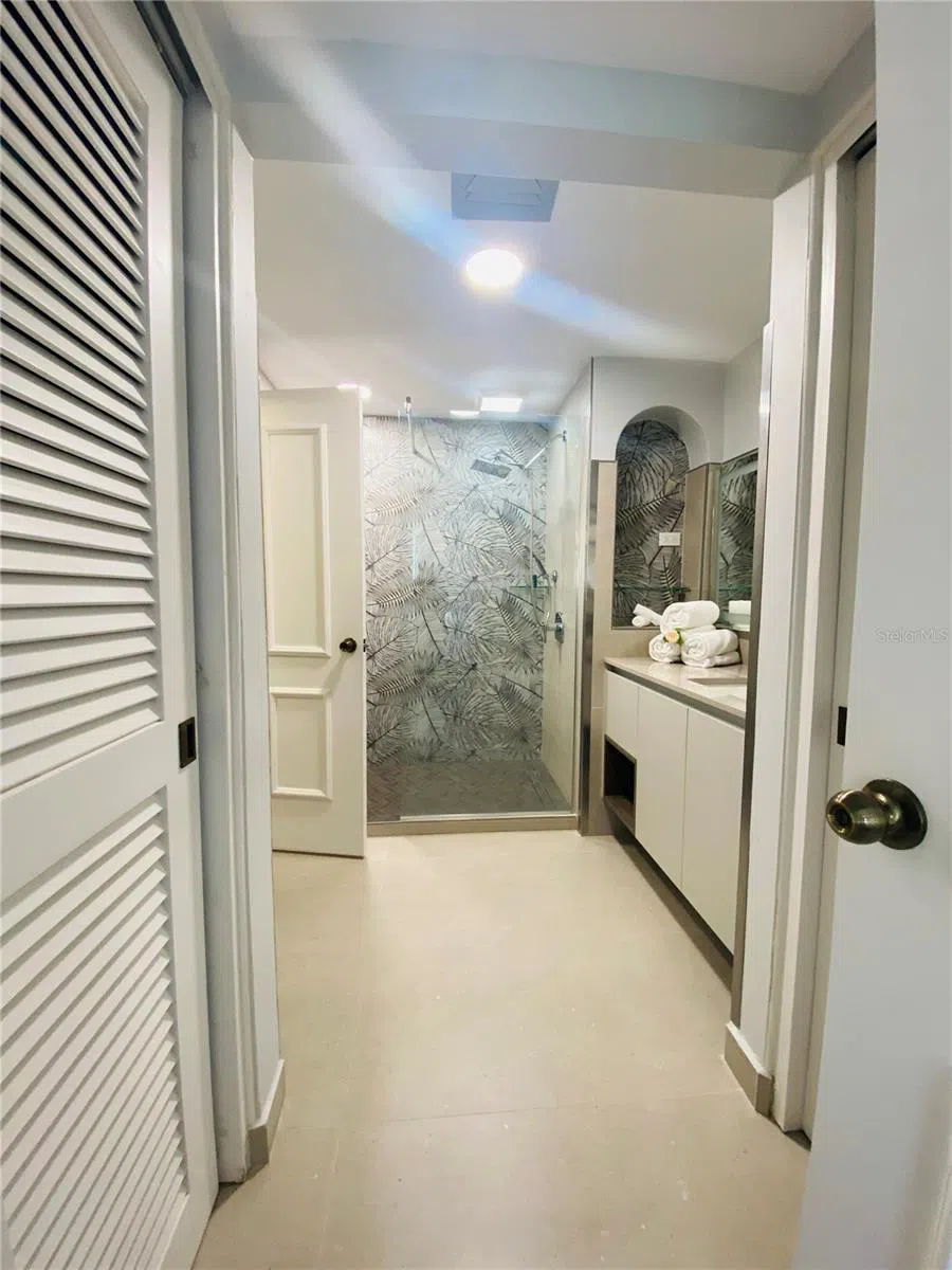 LAS CASITAS VILLAGE 1 1 AVE CONQUISTADOR #5393 Fajardo, PR 00738