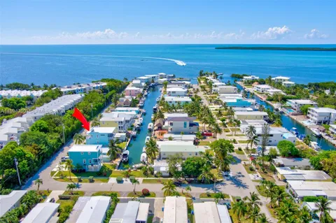 84 Coral Way