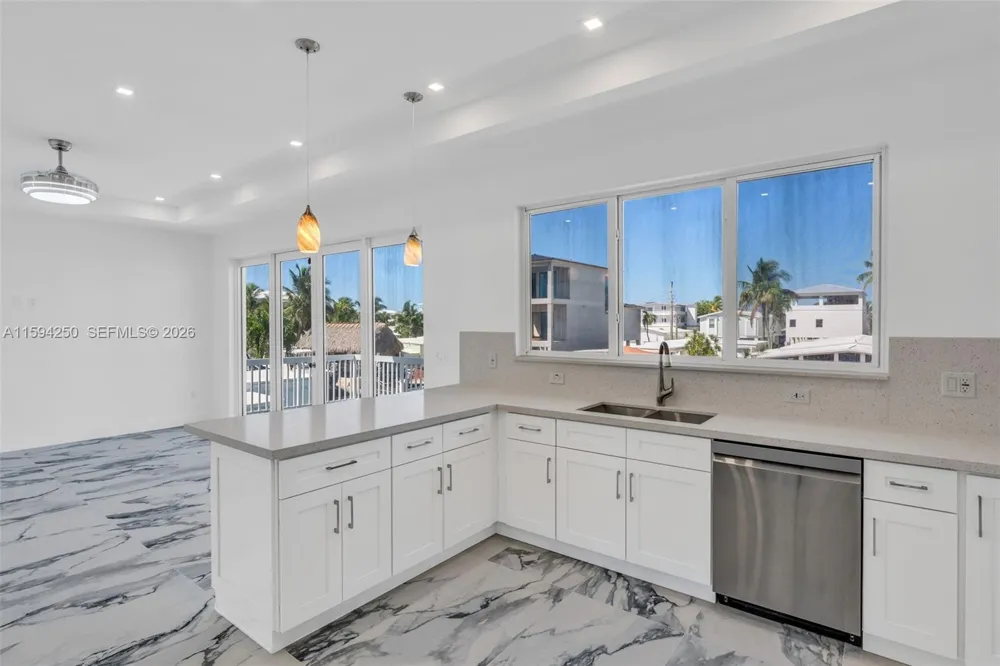 84 Coral Way Key Largo, FL 33037