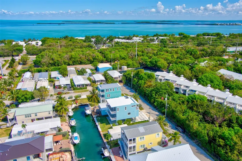 84 Coral Way Key Largo, FL 33037