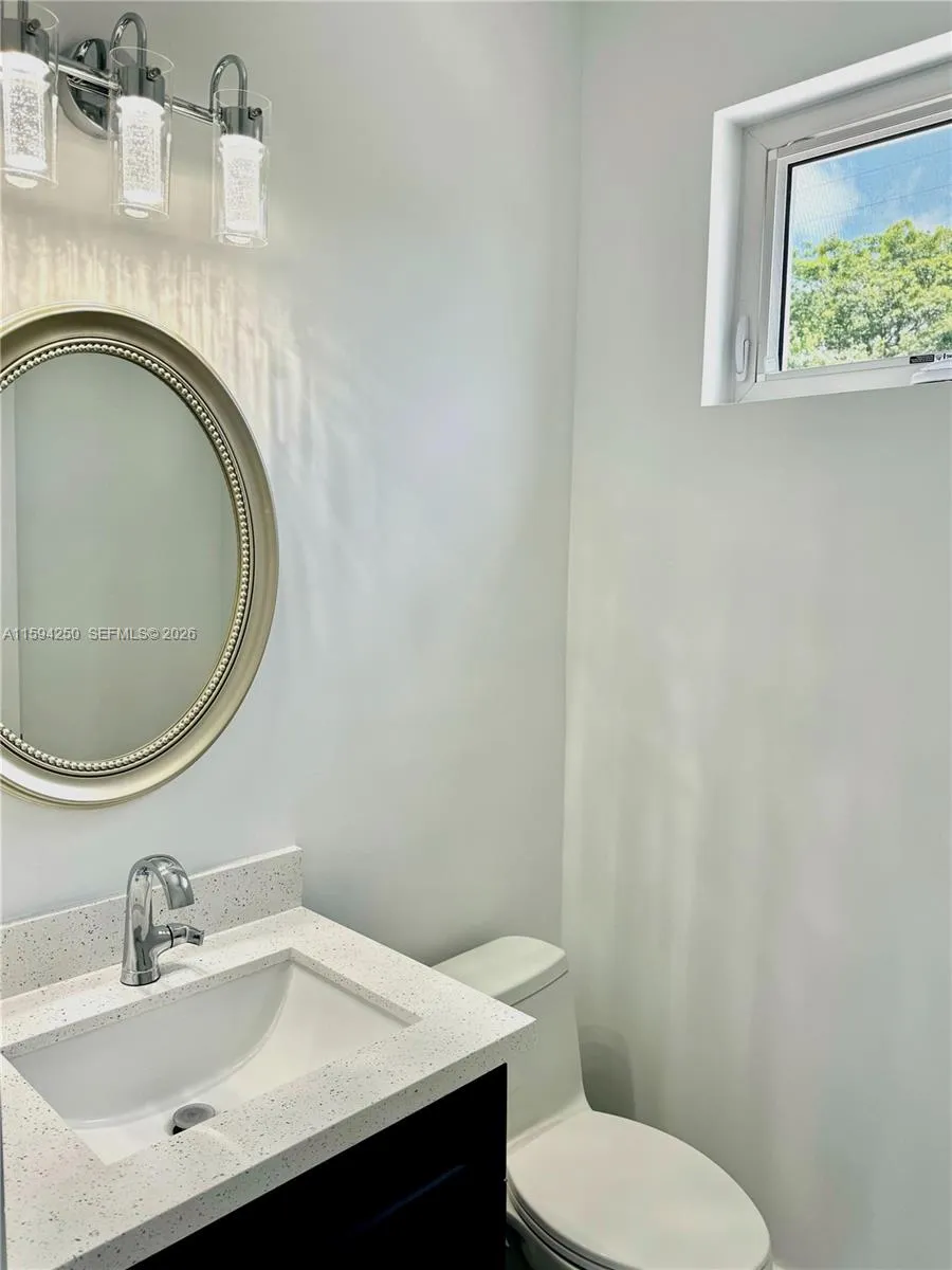 84 Coral Way Key Largo, FL 33037