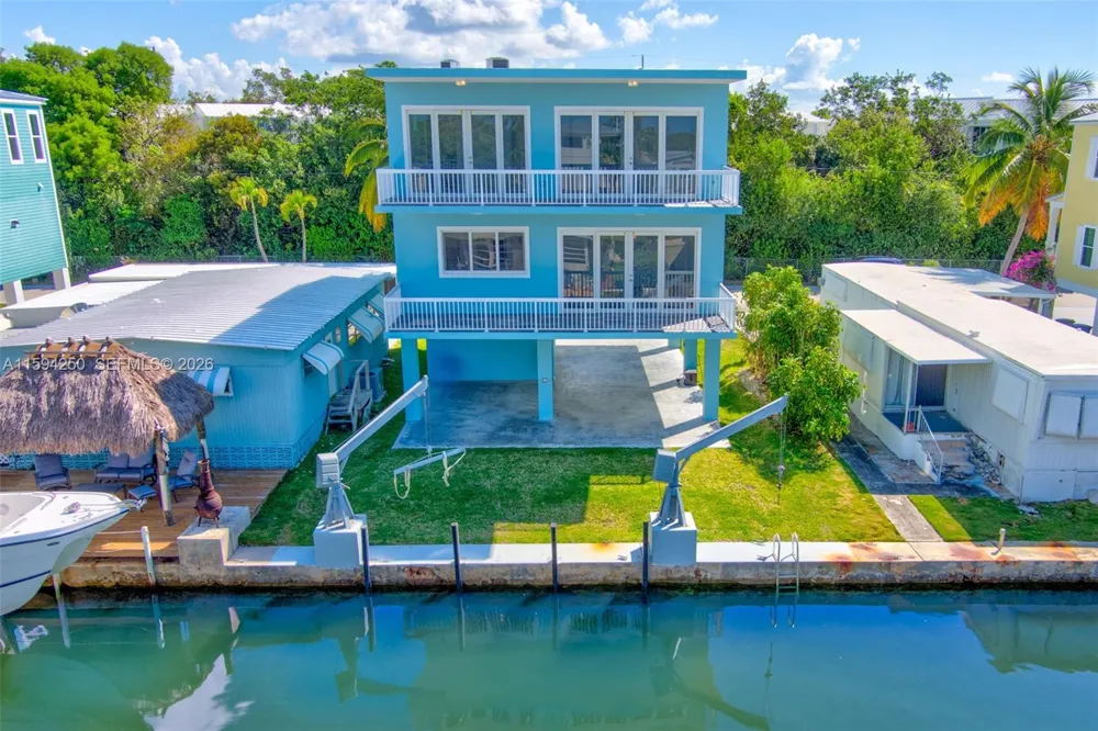 84 Coral Way Key Largo, FL 33037