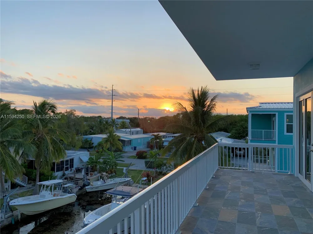 84 Coral Way Key Largo, FL 33037