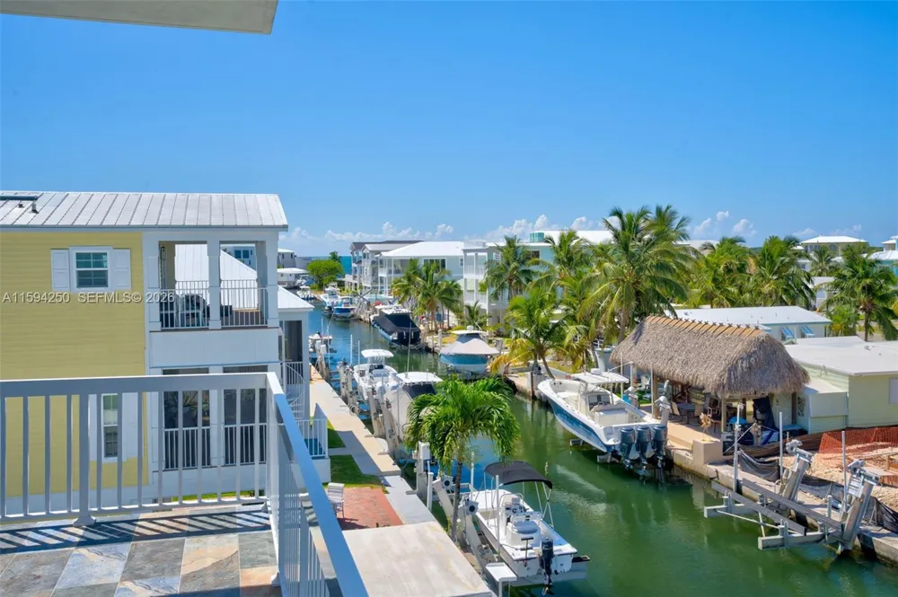 84 Coral Way Key Largo, FL 33037