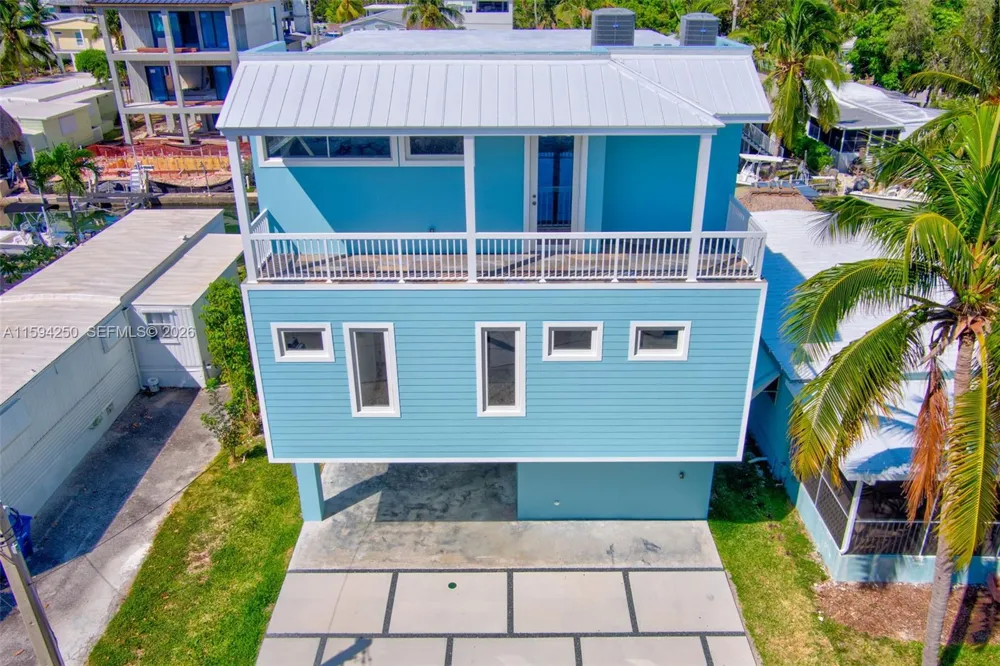 84 Coral Way Key Largo, FL 33037