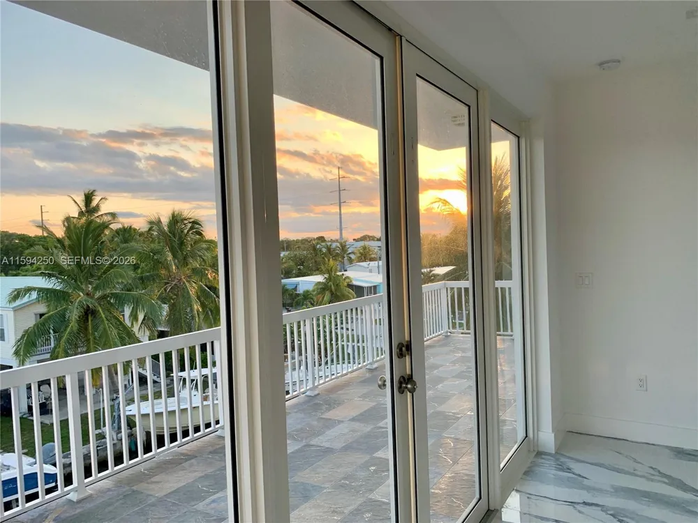 84 Coral Way Key Largo, FL 33037