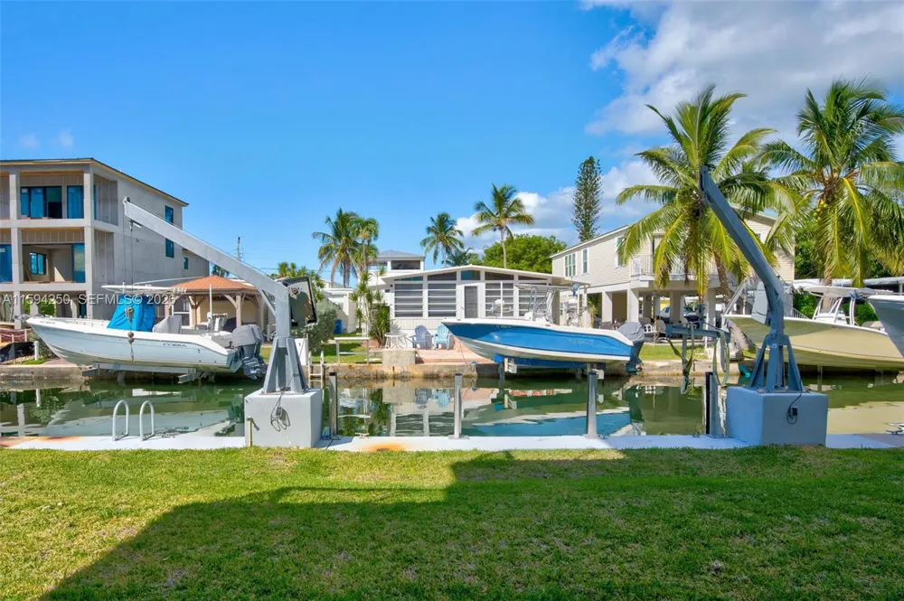 84 Coral Way Key Largo, FL 33037
