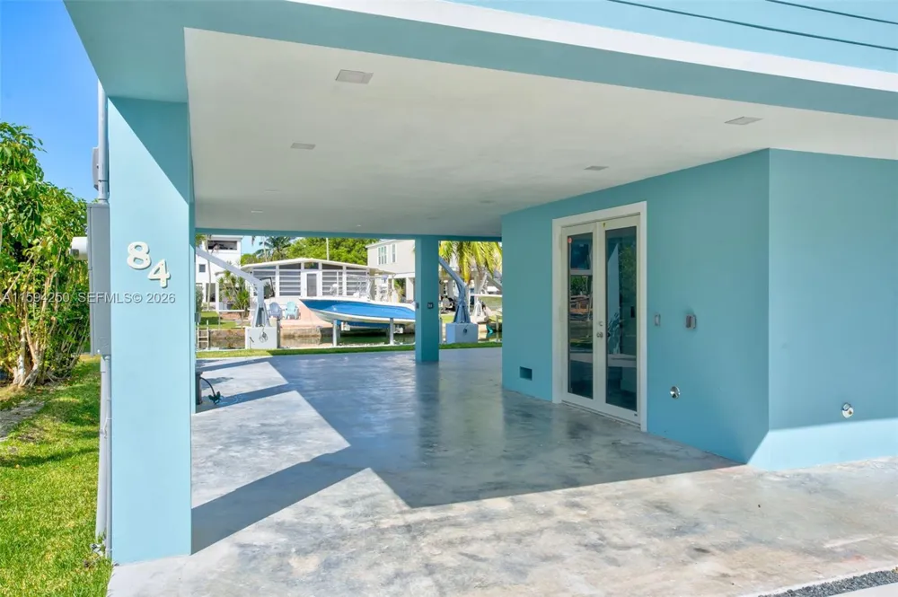 84 Coral Way Key Largo, FL 33037