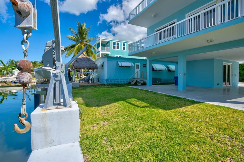 84 Coral Way Key Largo, FL 33037