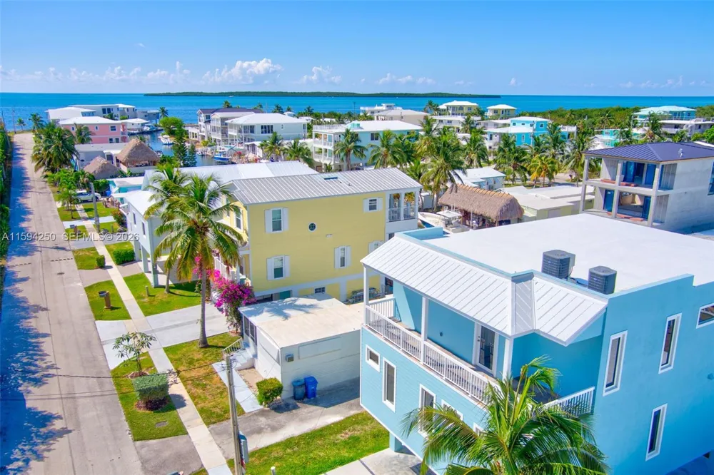 84 Coral Way Key Largo, FL 33037