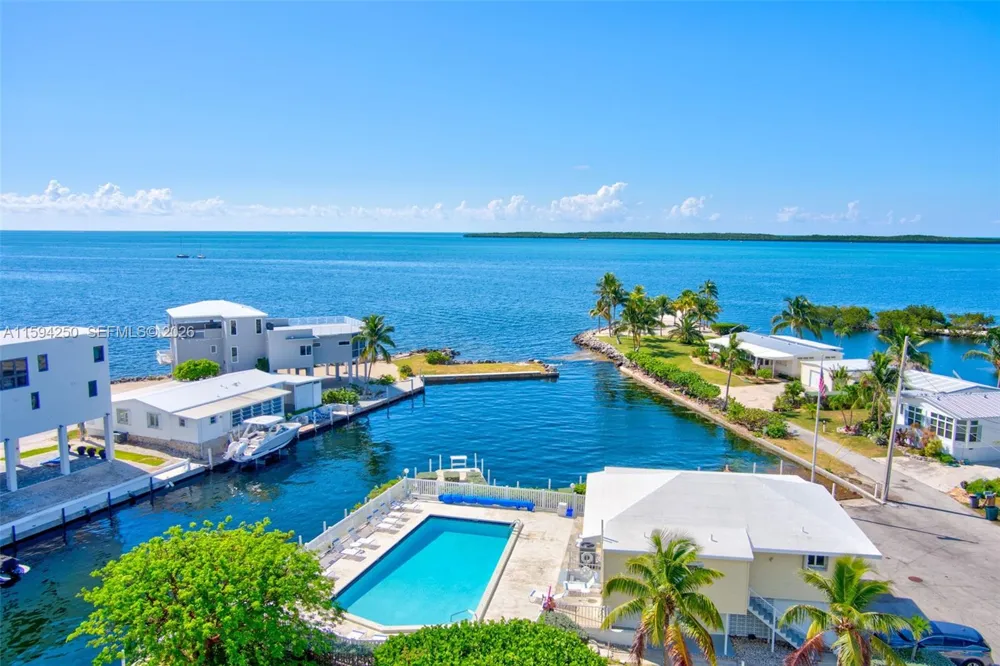 84 Coral Way Key Largo, FL 33037
