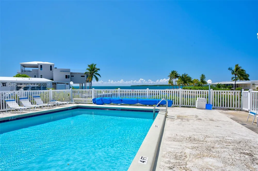 84 Coral Way Key Largo, FL 33037