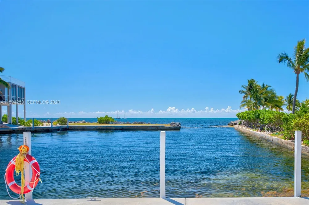 84 Coral Way Key Largo, FL 33037