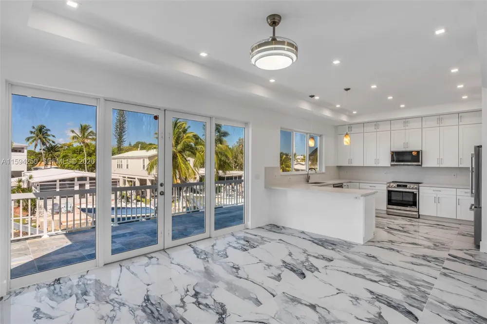 84 Coral Way Key Largo, FL 33037
