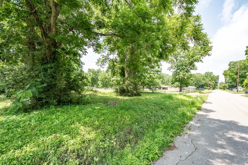 W Cormier - 0007 Street Ames, TX 77575