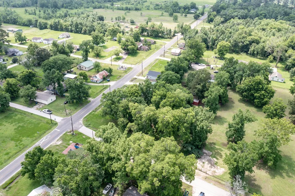 W Cormier - 0007 Street Ames, TX 77575