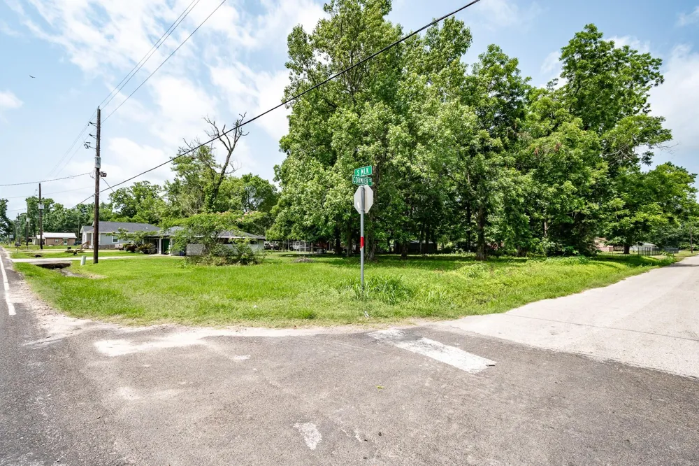 W Cormier - 000 Street Ames, TX 77575