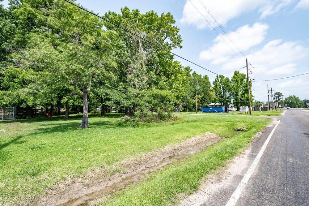 W Cormier - 000 Street Ames, TX 77575