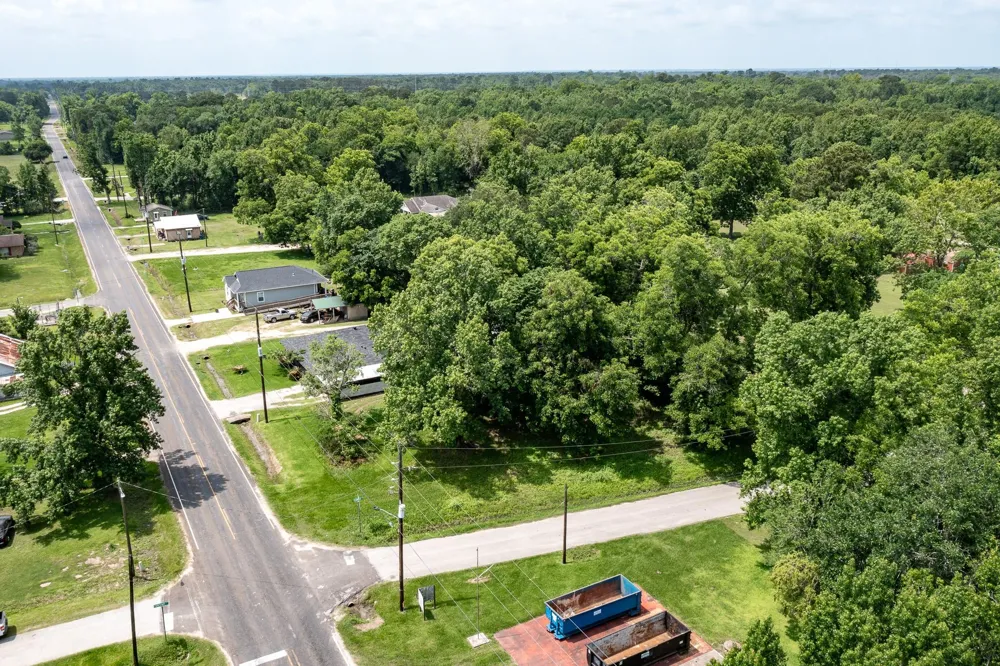 W Cormier - 000 Street Ames, TX 77575