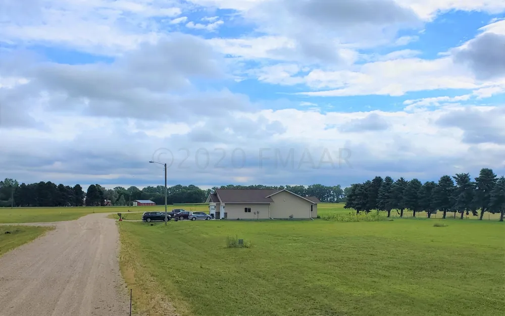 520 SEBENS DRIVE Milnor, ND 58060