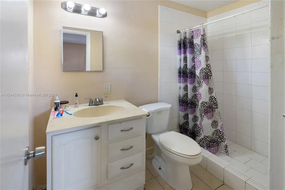 1440 NW 20th St, unit B Fort Lauderdale, FL 33311