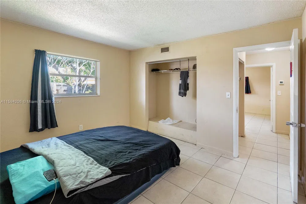 1440 NW 20th St, unit B Fort Lauderdale, FL 33311