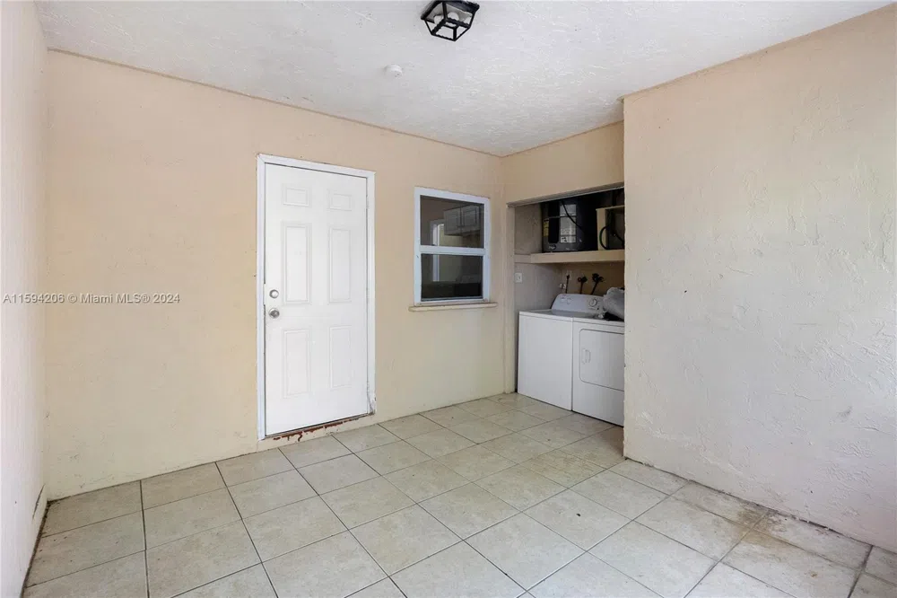 1440 NW 20th St, unit B Fort Lauderdale, FL 33311