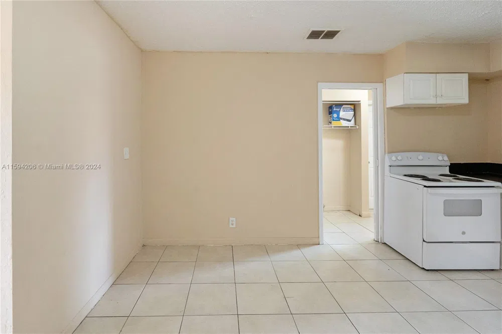 1440 NW 20th St, unit B Fort Lauderdale, FL 33311