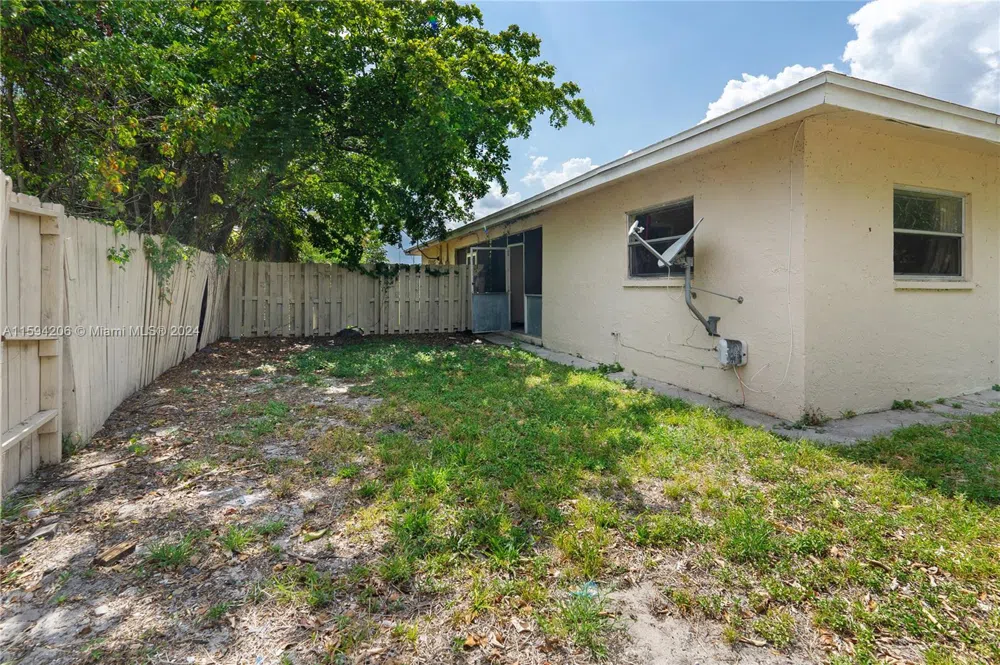 1440 NW 20th St, unit B Fort Lauderdale, FL 33311
