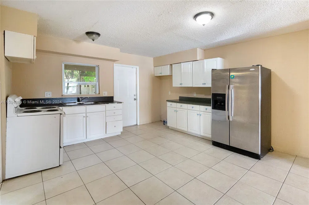 1440 NW 20th St, unit B Fort Lauderdale, FL 33311