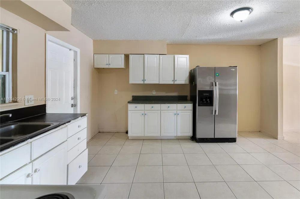 1440 NW 20th St, unit B Fort Lauderdale, FL 33311