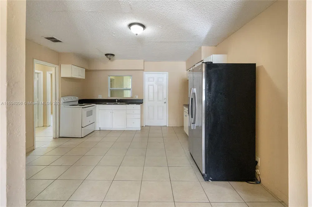 1440 NW 20th St, unit B Fort Lauderdale, FL 33311
