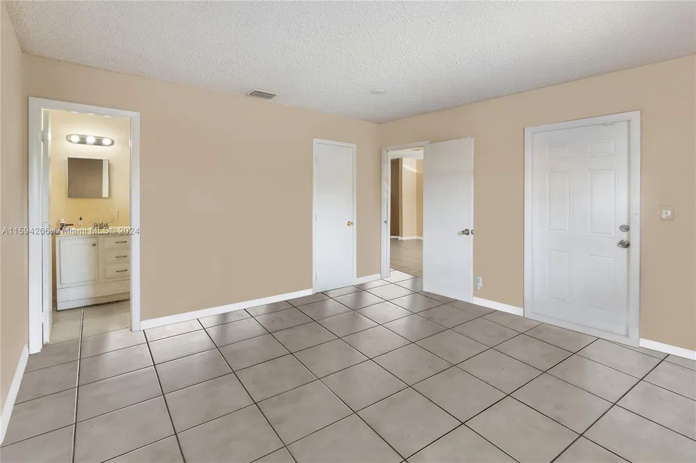 1440 NW 20th St, unit B Fort Lauderdale, FL 33311