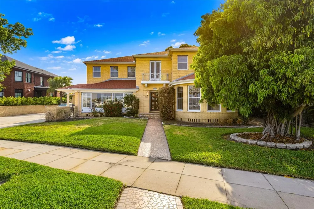 803 BAYSHORE BOULEVARD Tampa, FL 33606