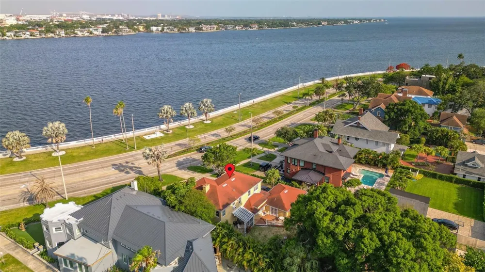 803 BAYSHORE BOULEVARD Tampa, FL 33606