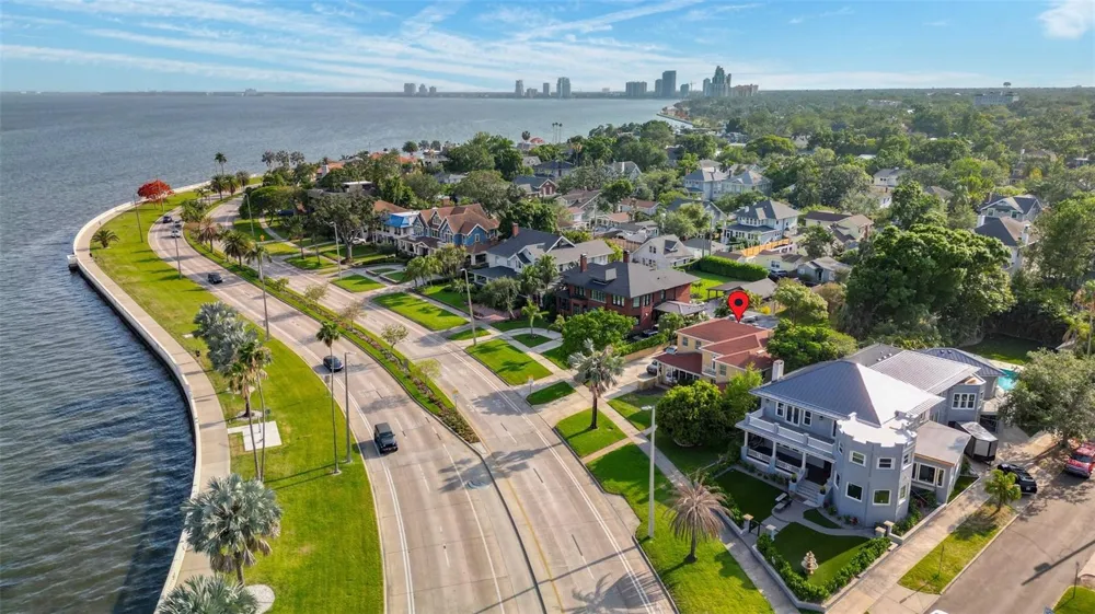 803 BAYSHORE BOULEVARD Tampa, FL 33606