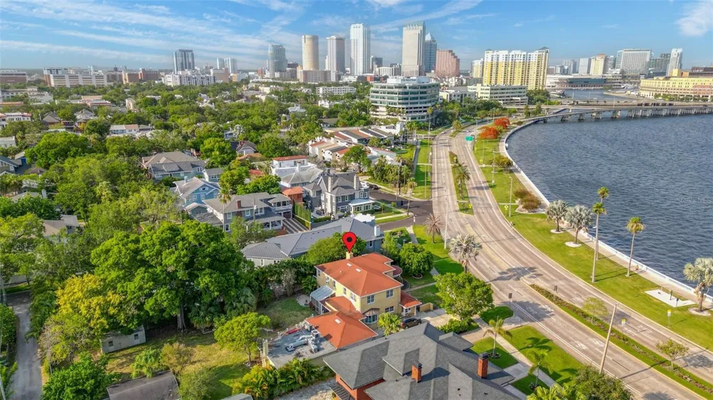 803 BAYSHORE BOULEVARD Tampa, FL 33606