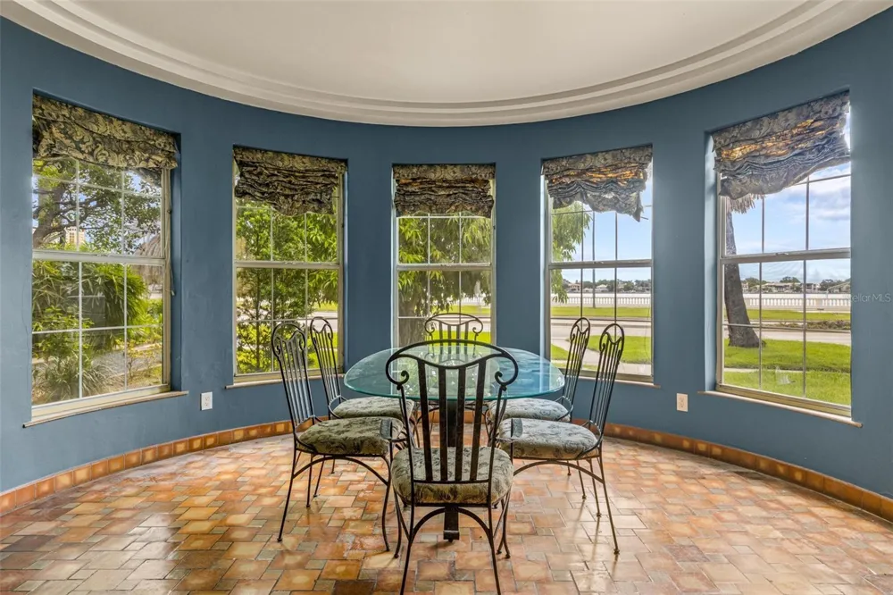 803 BAYSHORE BOULEVARD Tampa, FL 33606