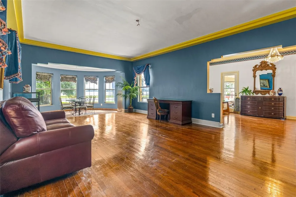 803 BAYSHORE BOULEVARD Tampa, FL 33606