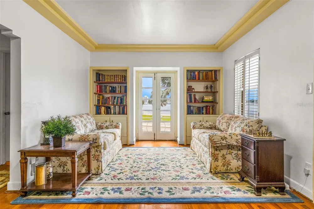 803 BAYSHORE BOULEVARD Tampa, FL 33606